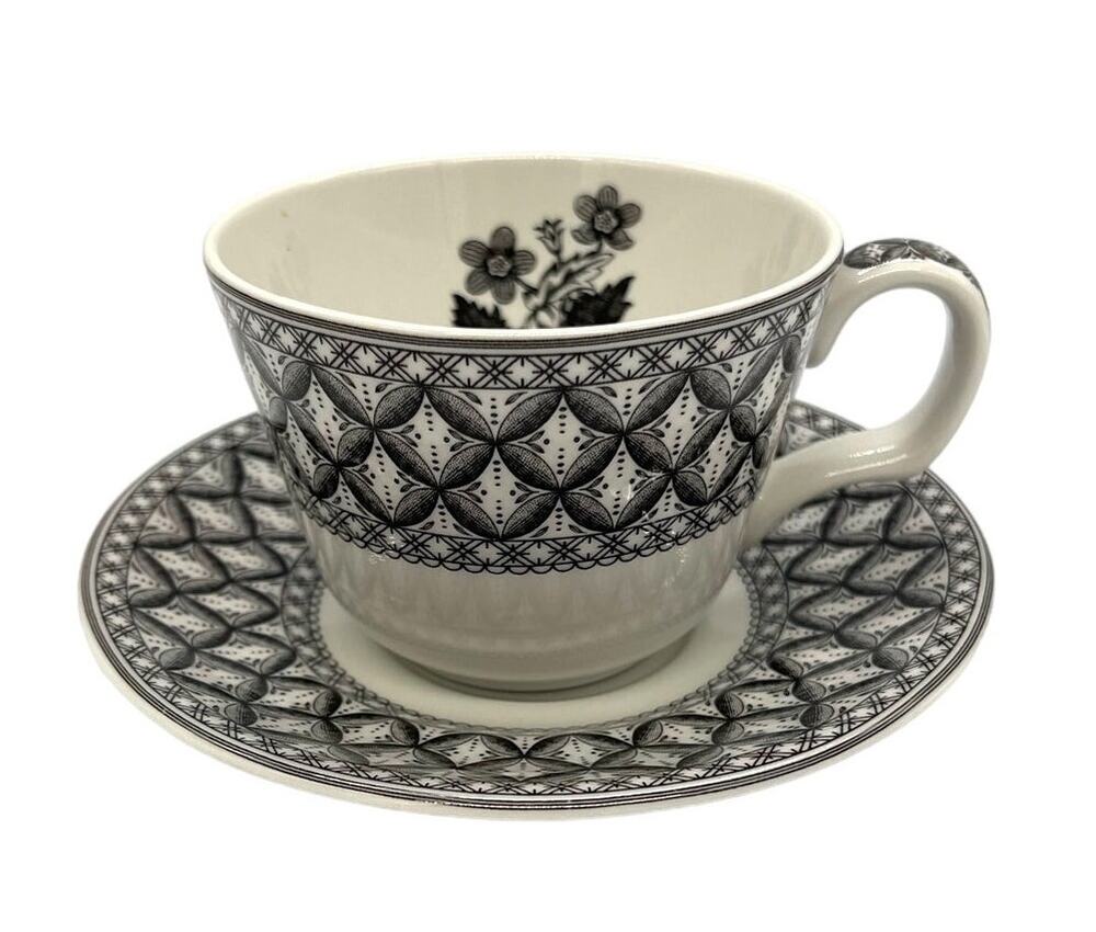 Spode Blue Room Collection Geranium Tea Cup & Saucer